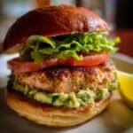 laxburgare med avokadokram